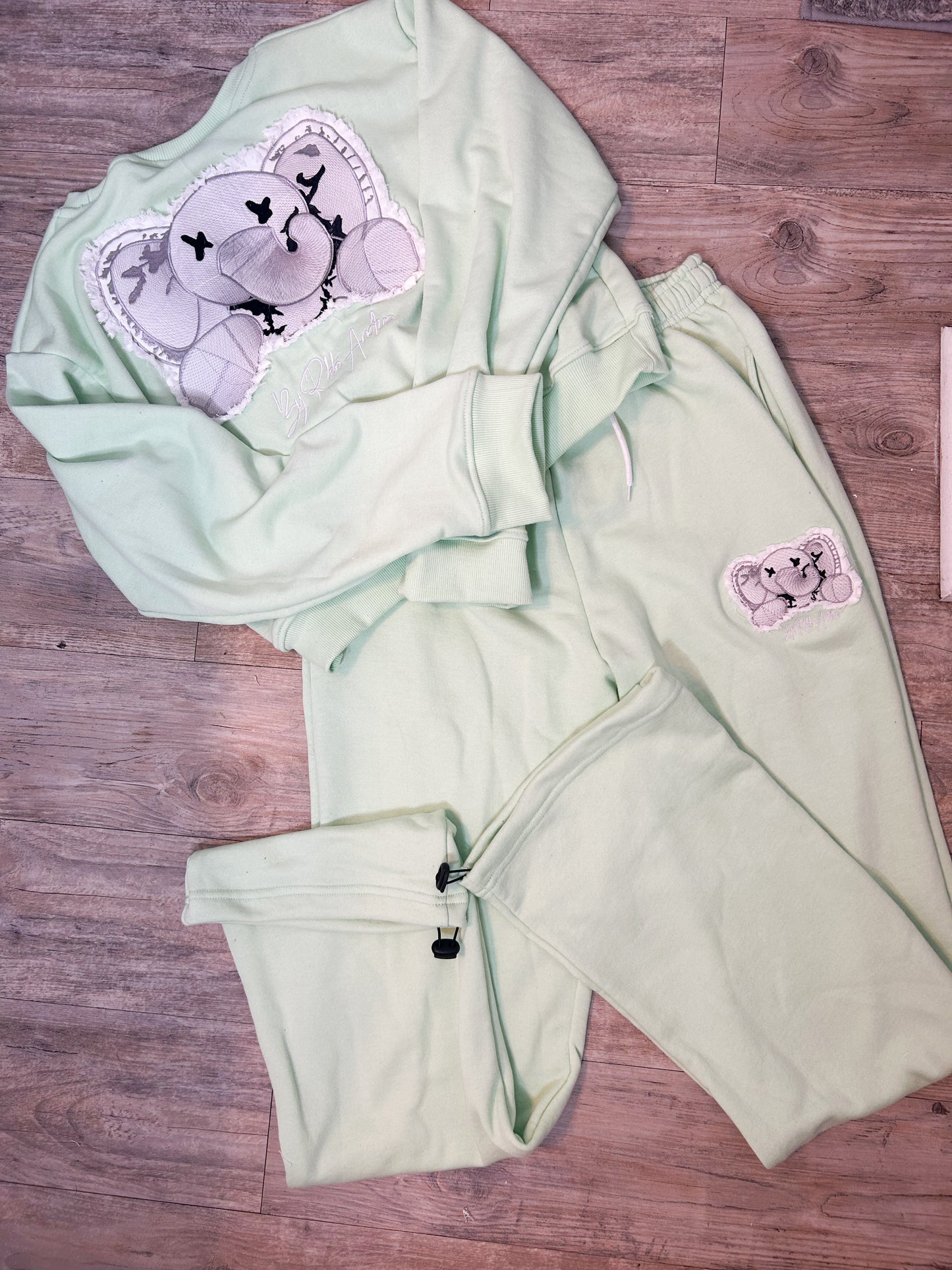 GREEN Distress Stuffed Elephant Cropped Crew Neck