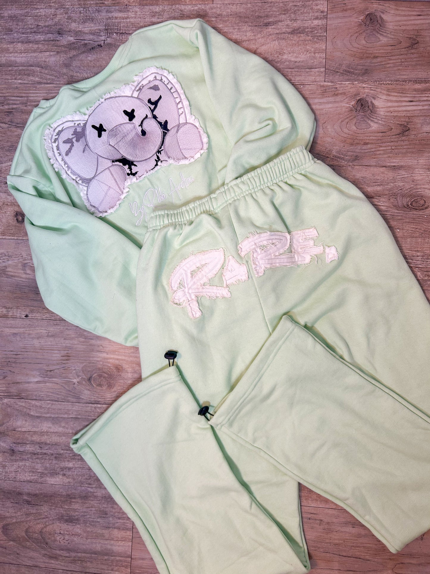 GREEN Distress Stuffed Elephant Cropped Crew Neck